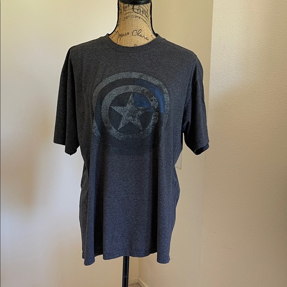 Marvel Dark Gray Star Emblem Tee - Picture 1 of 3